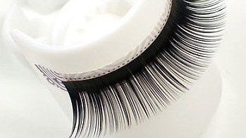 eyelash extension ring holds and fans out lashes from lash house eyelash extension supplies and products Australia